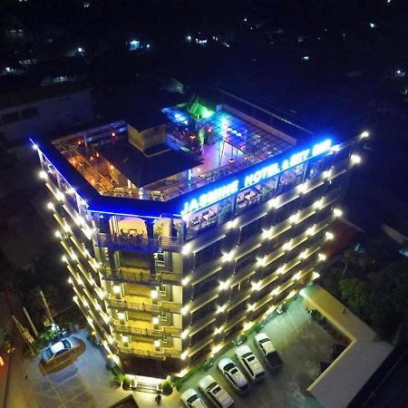 Jasmine Hotel& Sky Bar Battambang Bagian luar foto