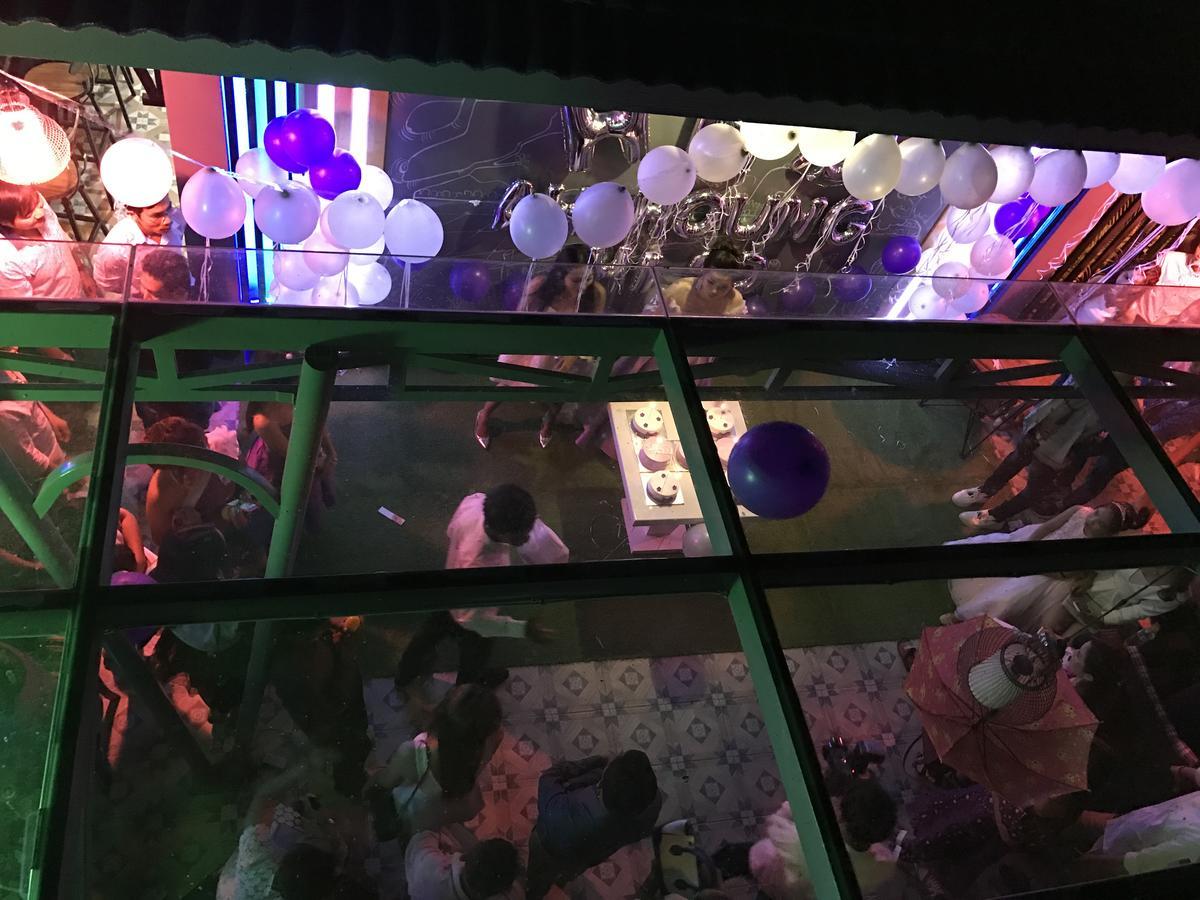 Jasmine Hotel& Sky Bar Battambang Bagian luar foto