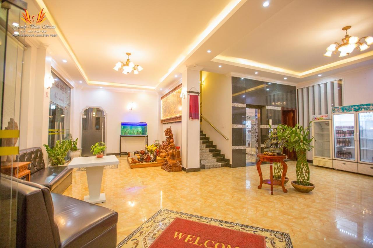 Jasmine Hotel& Sky Bar Battambang Bagian luar foto