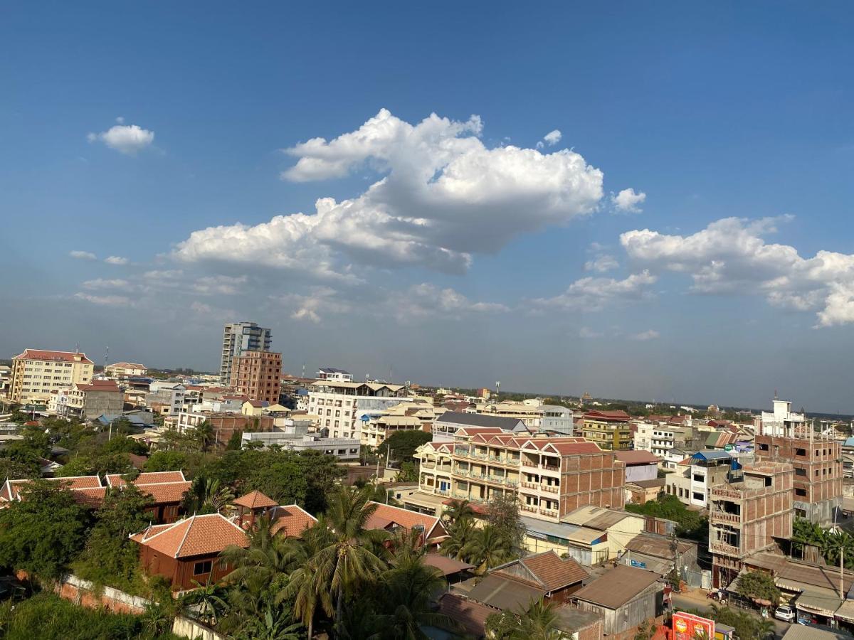 Jasmine Hotel& Sky Bar Battambang Bagian luar foto