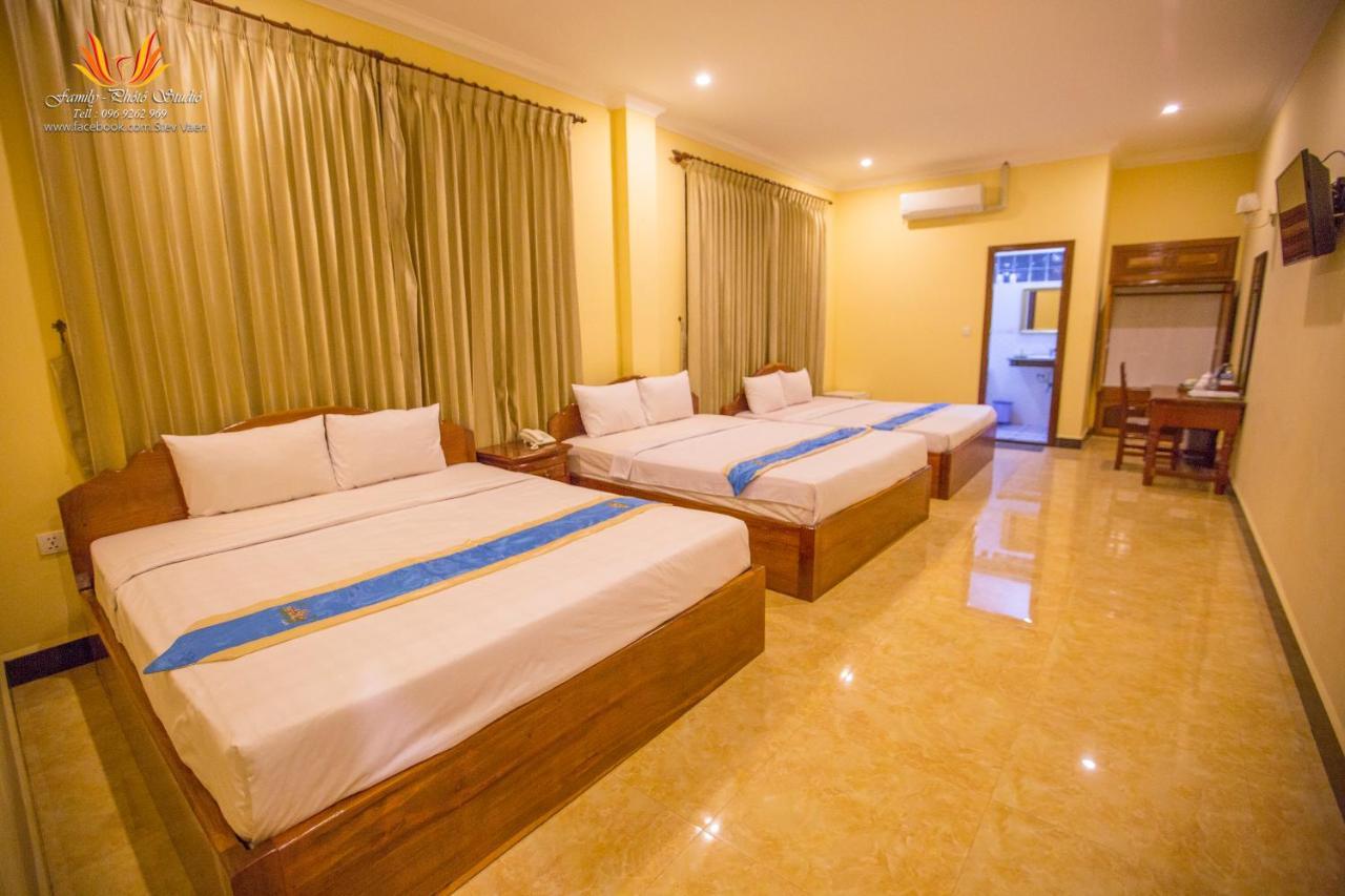 Jasmine Hotel& Sky Bar Battambang Bagian luar foto
