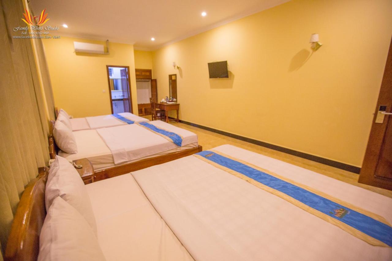 Jasmine Hotel& Sky Bar Battambang Bagian luar foto