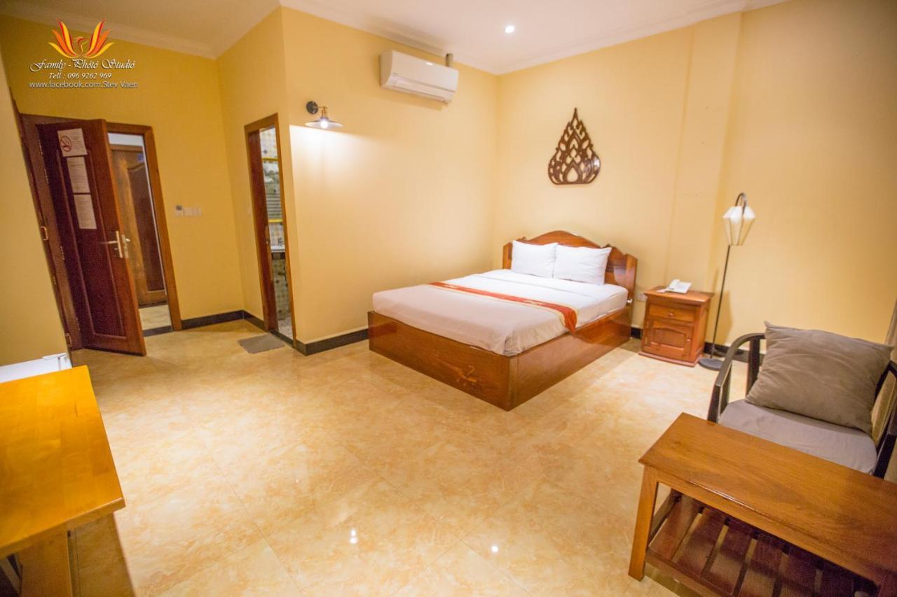 Jasmine Hotel& Sky Bar Battambang Bagian luar foto