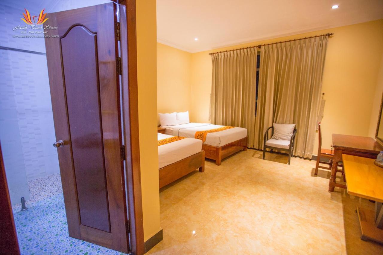Jasmine Hotel& Sky Bar Battambang Bagian luar foto