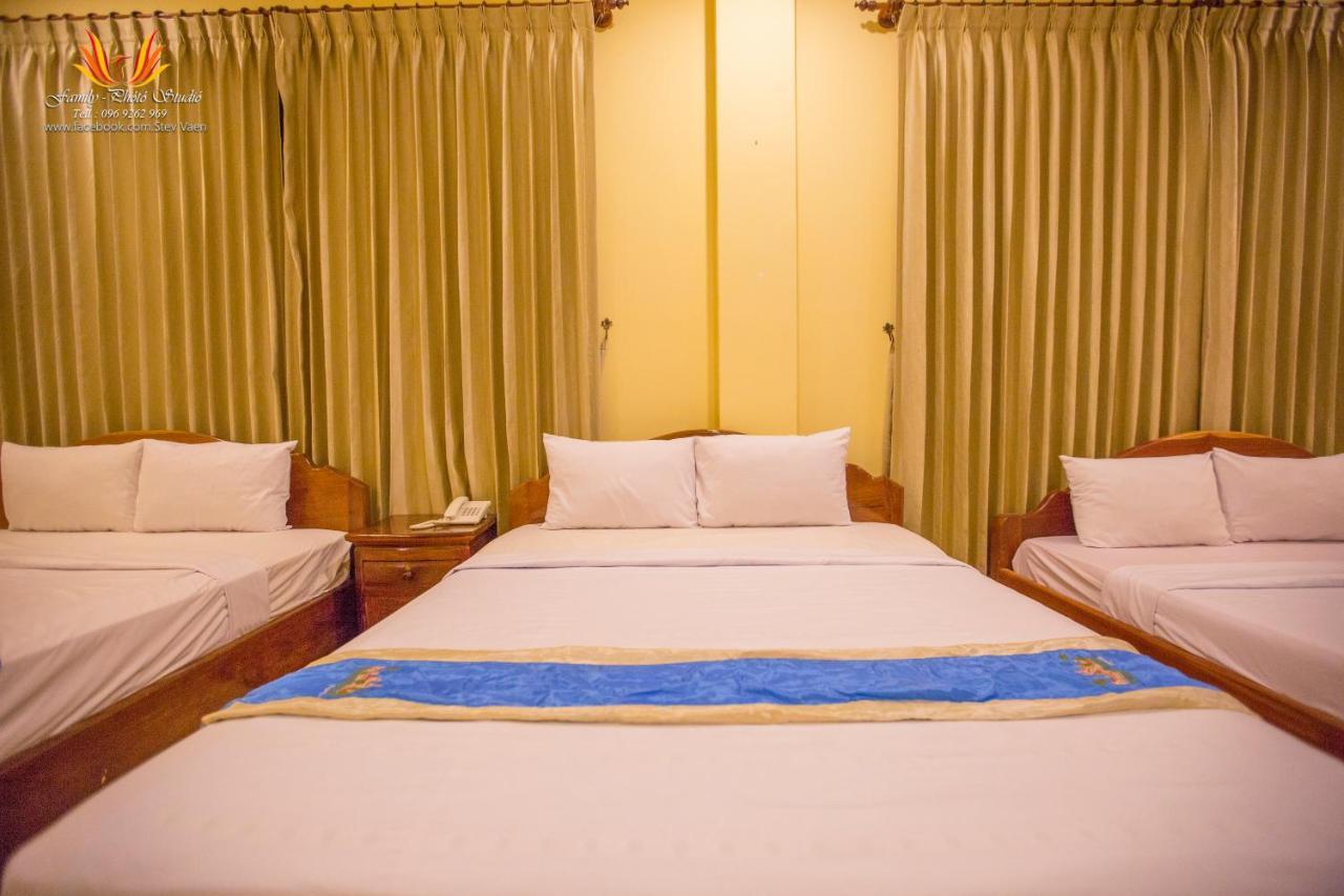 Jasmine Hotel& Sky Bar Battambang Bagian luar foto