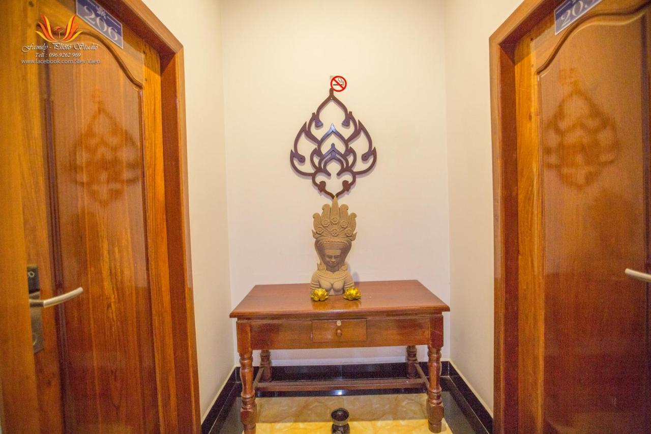 Jasmine Hotel& Sky Bar Battambang Bagian luar foto